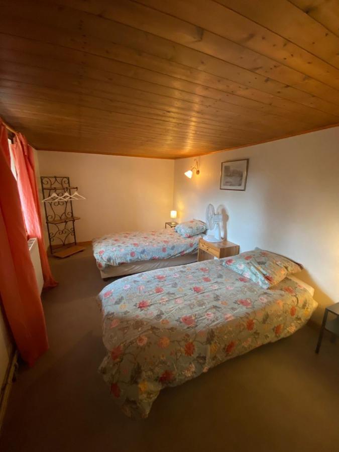 Philoufleur - Gite Restaure En Campagne Chaneins Exterior foto